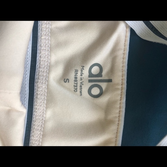 *SOLD ONE SEPARATELY * Lot of 2 Alo sports tops - Picture 7 of 7